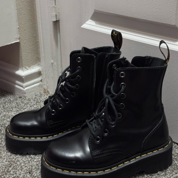 Dr. Martens Jadon Smooth Leather (Women Black 6) - Picture 2 of 6